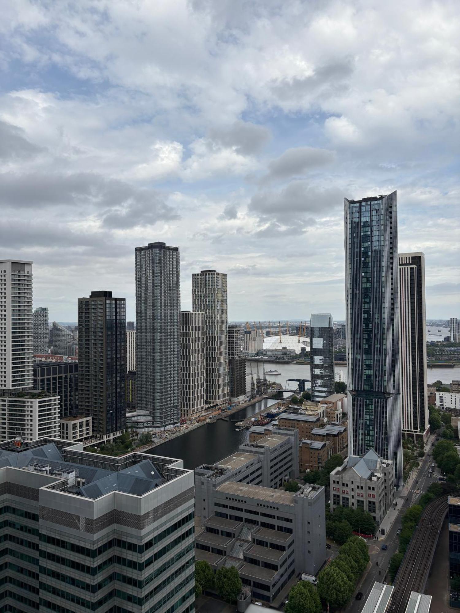 Stunning Canary Wharf View Londen